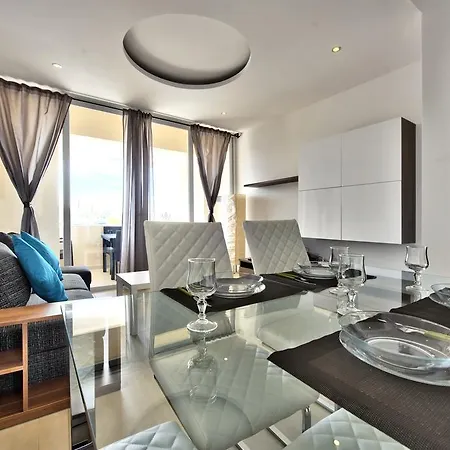 Exceptional Views Seafront 3 Bedroom Appartement Sliema