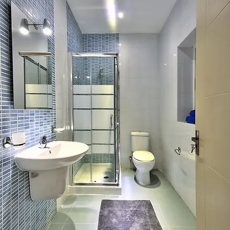 Exceptional Views Seafront 3 Bedroom Appartement *