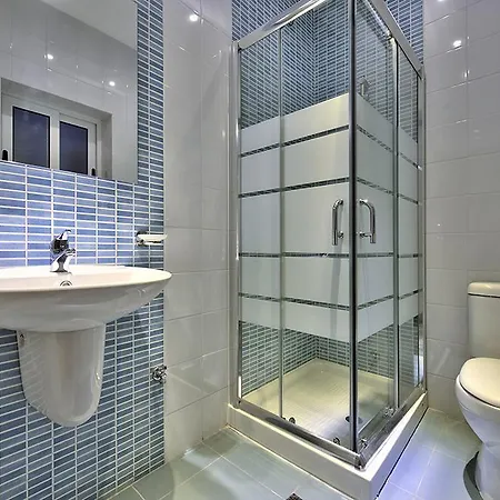 아파트 Exceptional Views Seafront 3 Bedroom