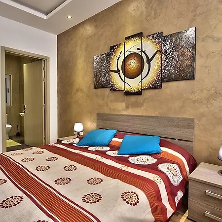 Apartment Exceptional Views Seafront 3 Bedroom *