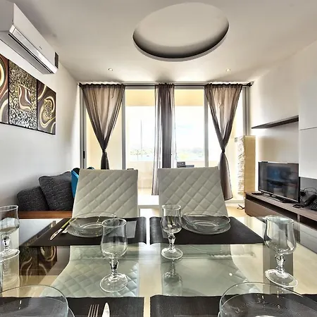 Exceptional Views Seafront 3 Bedroom * 슬리에마