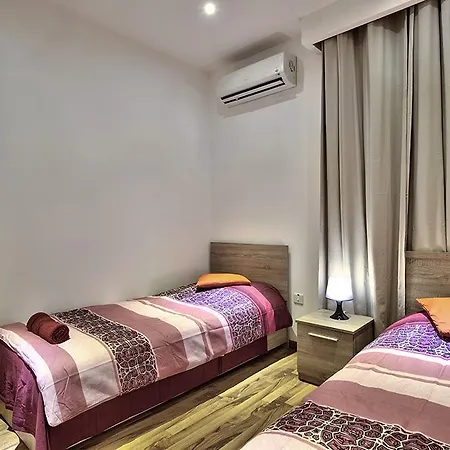 아파트 Exceptional Views Seafront 3 Bedroom *
